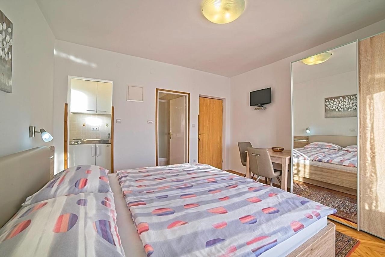 Studio Apartments Peric Rab Kampor エクステリア 写真