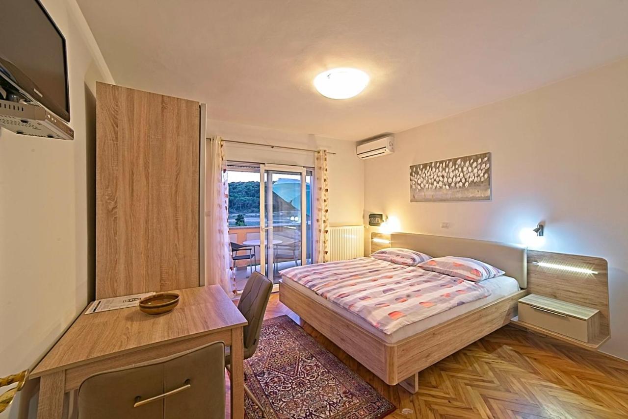 Studio Apartments Peric Rab Kampor エクステリア 写真