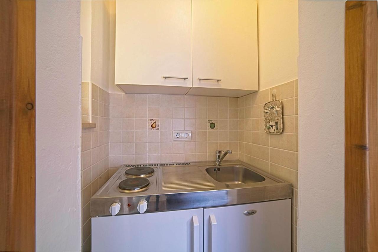 Studio Apartments Peric Rab Kampor エクステリア 写真